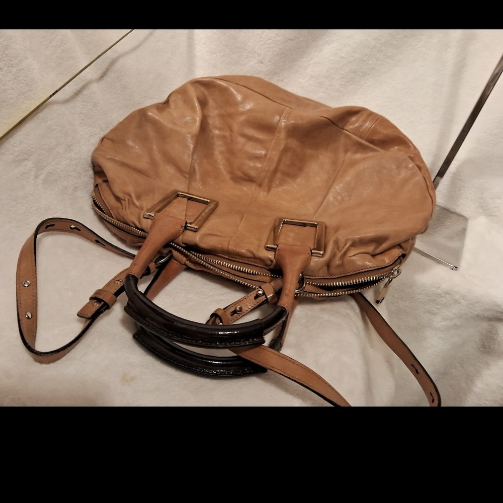 Chloe Tan Leather Crossbody Bag with Gold Accents - Picture 7 of 12